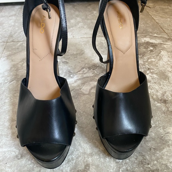 Peep-toe black high-heels from Aldo!! Beautiful shoe!! US 9/EU 40!! 2.5in heels! - Picture 6 of 6